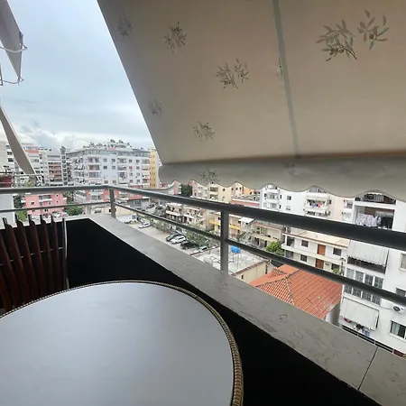 Comfort * ティラナ